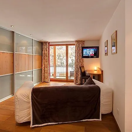 Holiday home Sleeps 8 Wifi